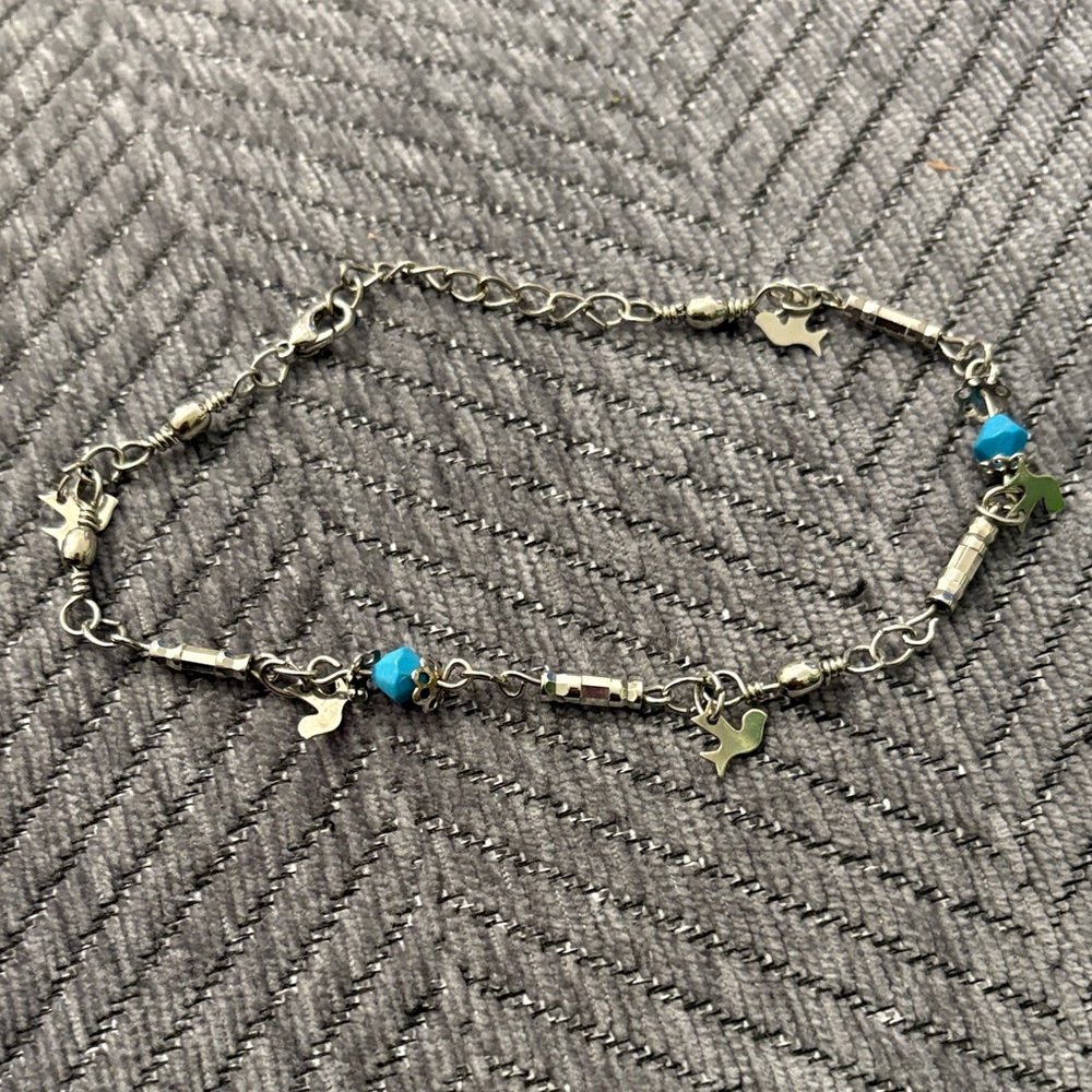 Chic Silver Bracelet with Blue Heart Charms